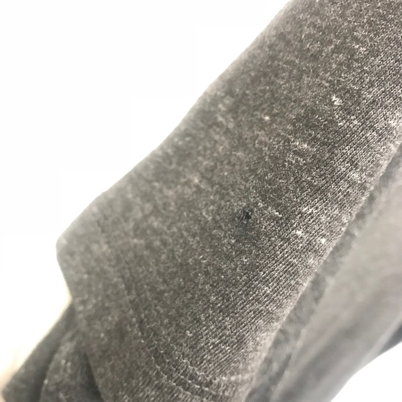 LNG V-neck Tee - Picture 3 of 3